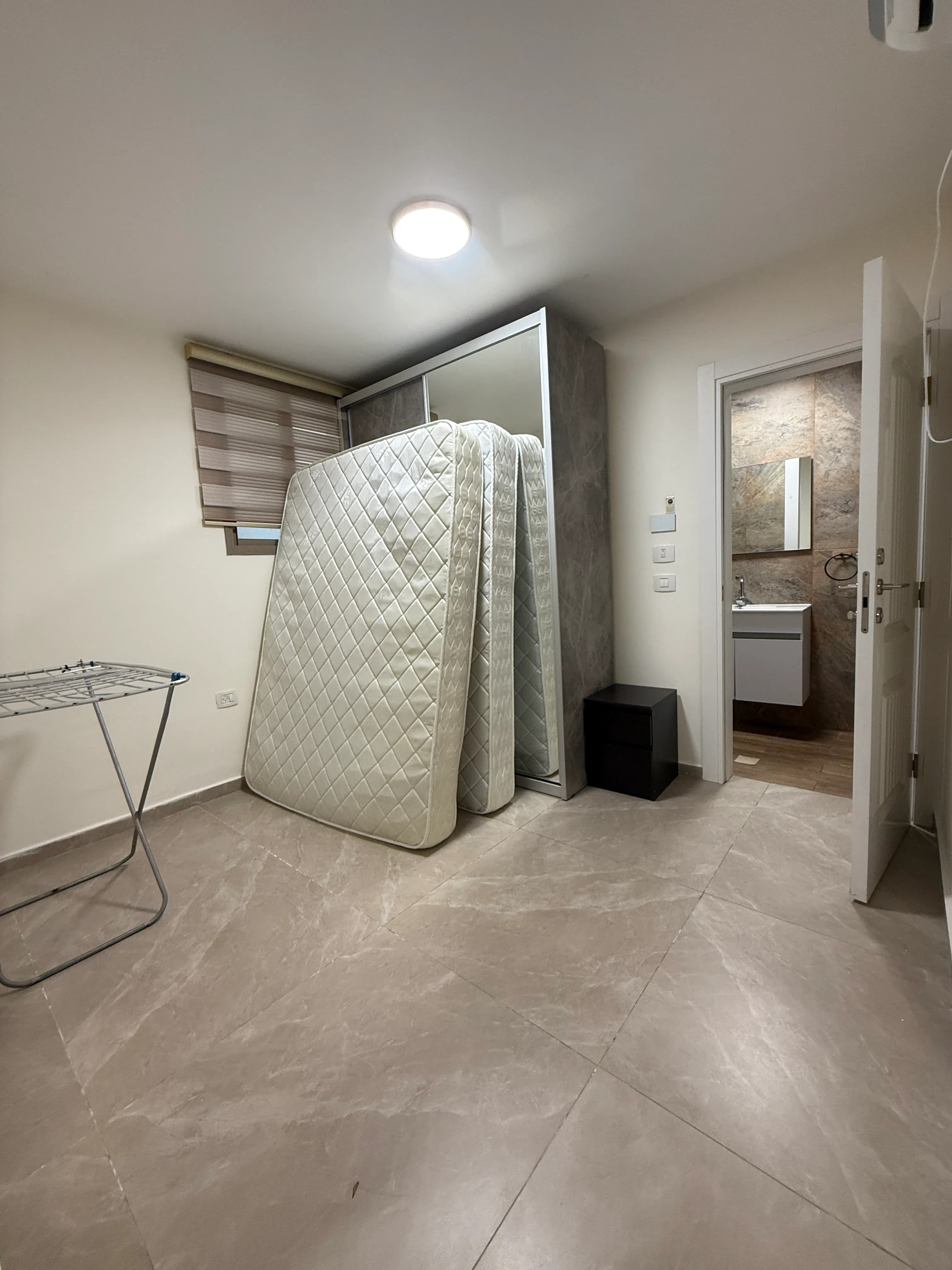 דירה 2 — 2 חדרים - תמונה 2