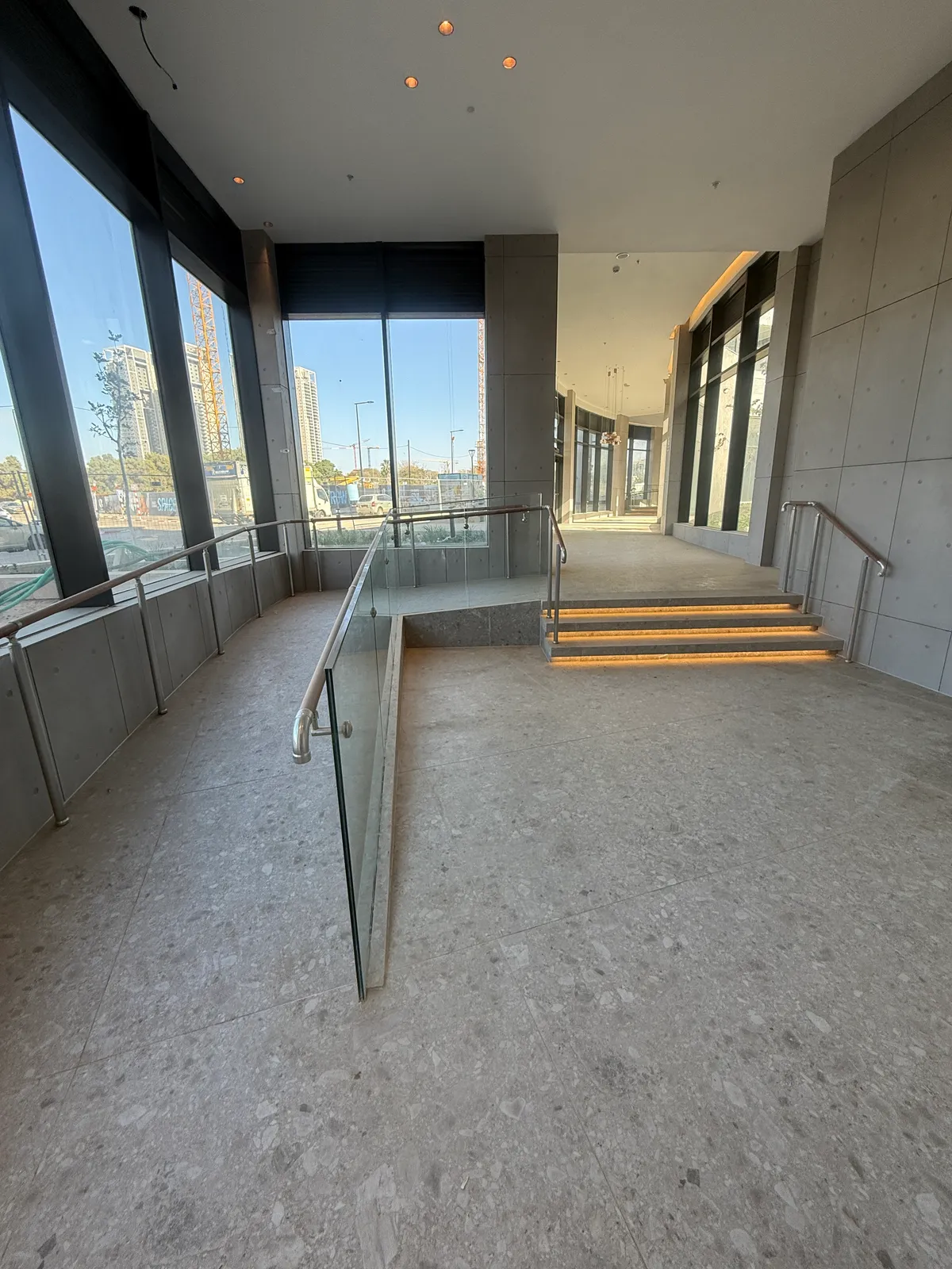 כוכב הפארק — צילום חזית בניינים + לובי + חדכ 4