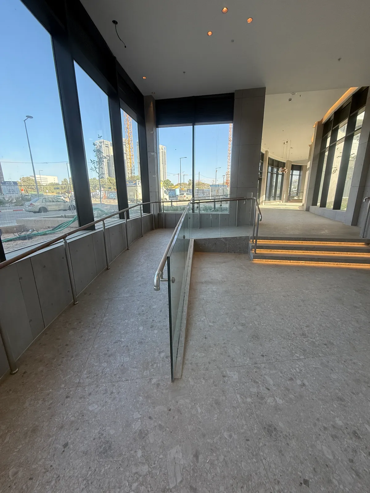 כוכב הפארק — צילום חזית בניינים + לובי + חדכ 5