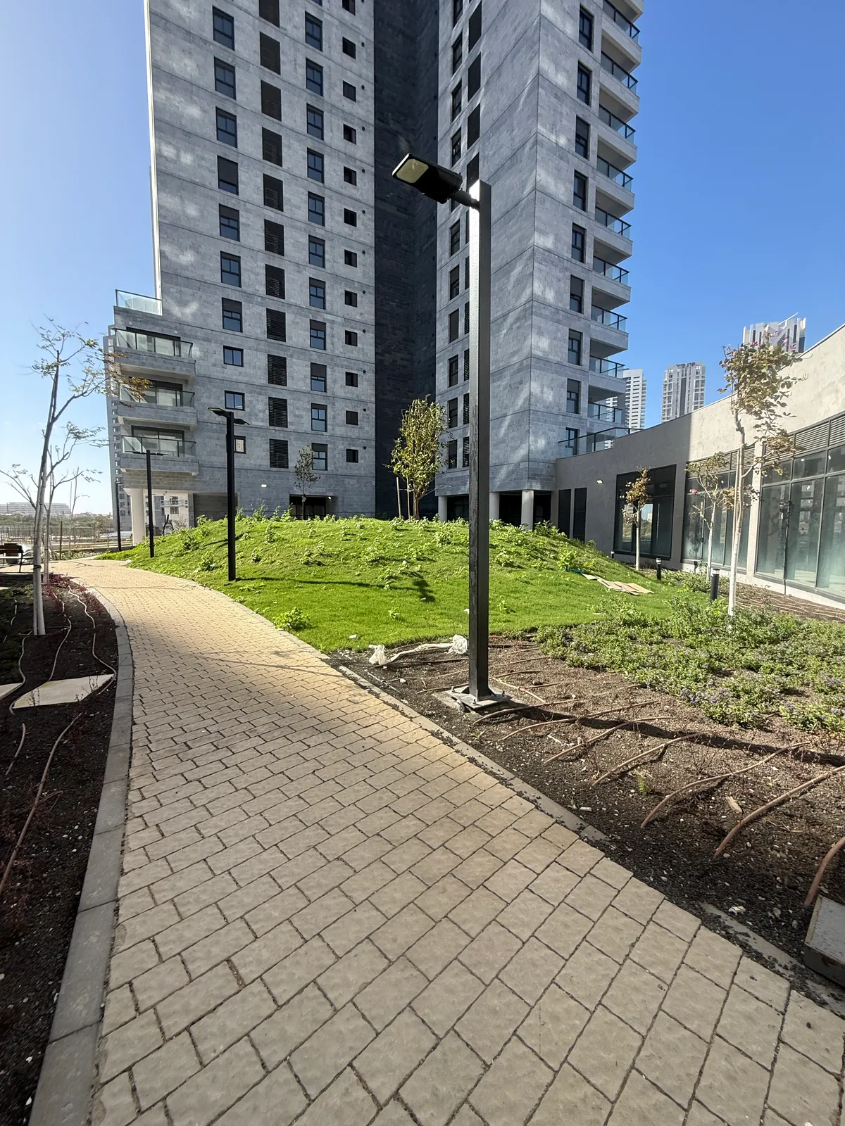 כוכב הפארק — צילום חזית בניינים + לובי + חדכ 6